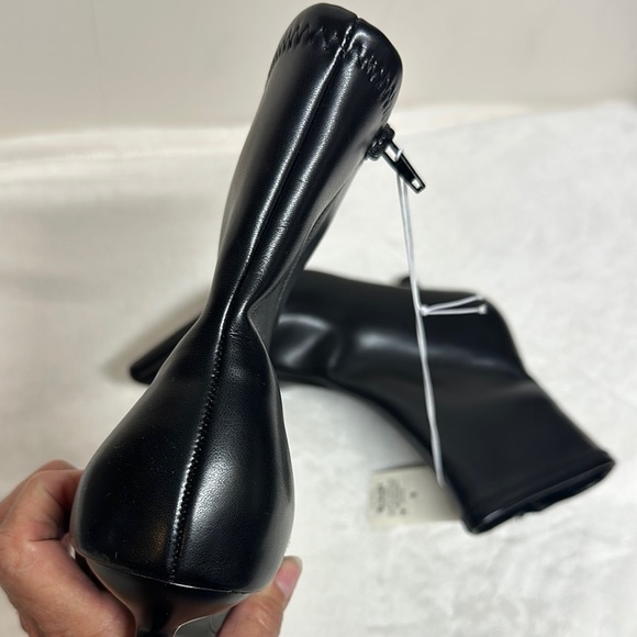 A New Day Black Heeled Boots with Sleek Design - Picture 5 of 11